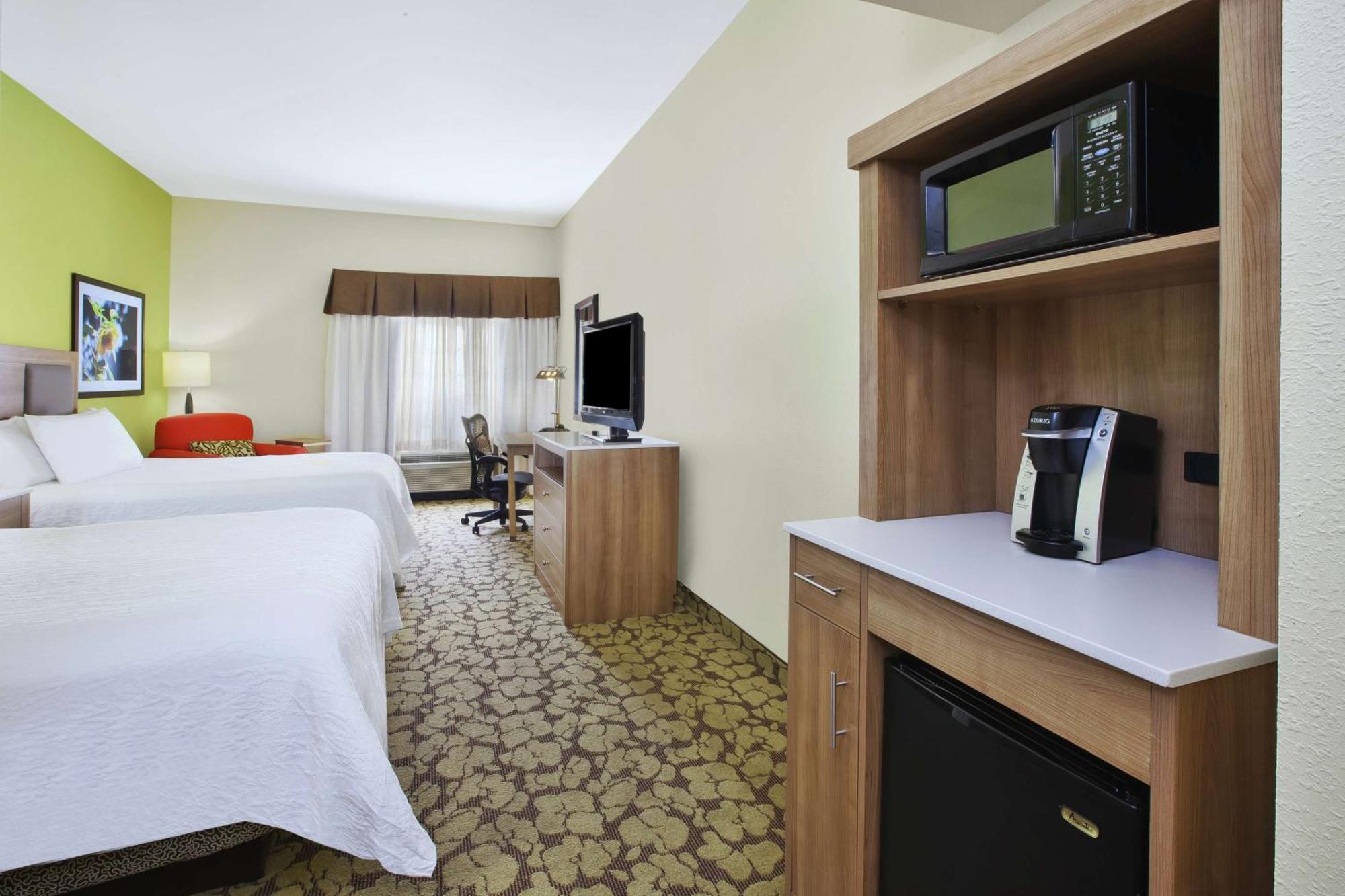 Hilton Garden Inn Wichita Ngoại thất bức ảnh