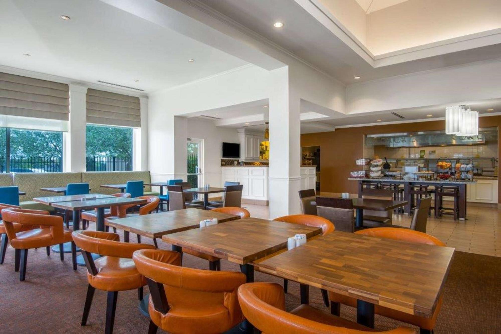 Hilton Garden Inn Wichita Ngoại thất bức ảnh